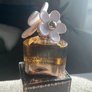 NIB Marc Jacobs Daisy Eau So Intense